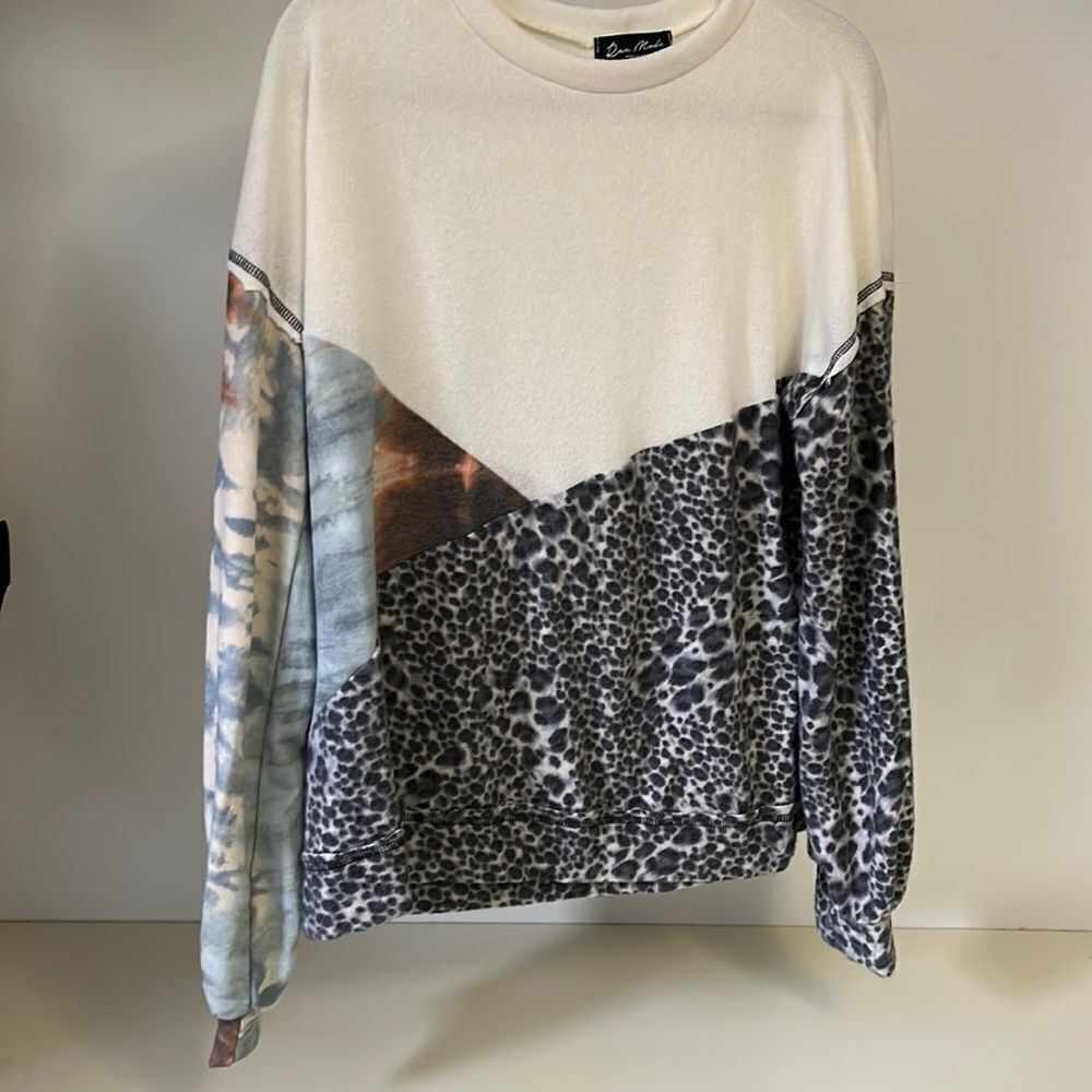 New Rae Mode lightweight sweater large - Picture 2 of 3